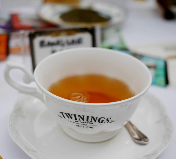 Twinings Discovery Collection Budding Meadow Camomile, 20 Large Leaf Pyramid Tea Bags with By The Cup Honey Sticks