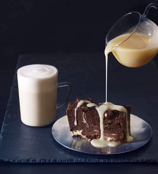 Ghirardelli - Vanilla Sauce, 16 Ounce Squeeze Bottle (Pack 2) - with Limited Edition Measuring Spoon